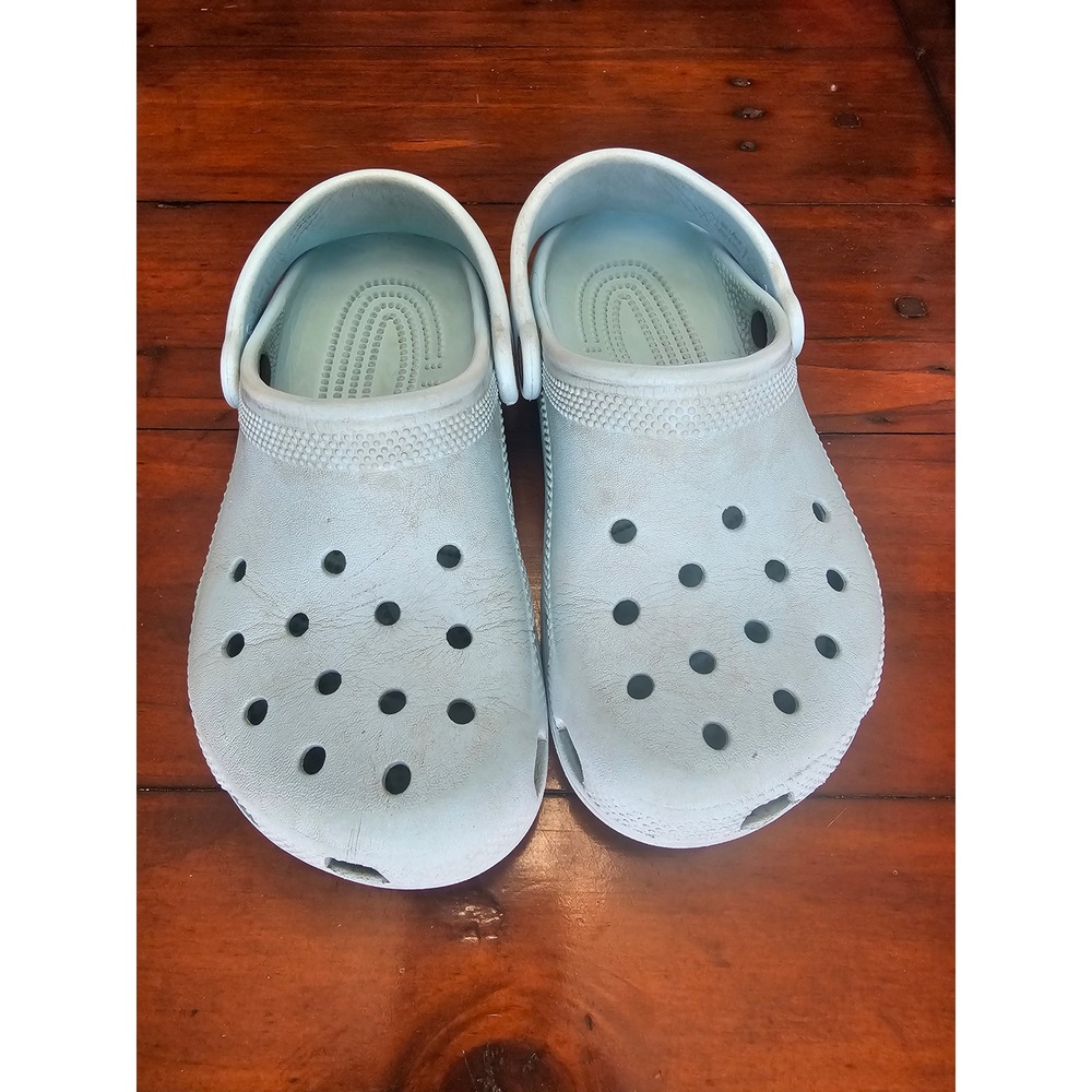 Crocs Classic Clogs Light Blue Junior Size‎ J2 Slip On Water Shoes Sandals